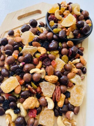 Ginger, Berry & Nut medley mix